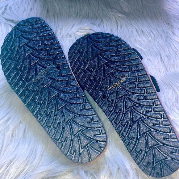 𝅺Refresh Black Double Strap Sandals - Picture 5 of 5